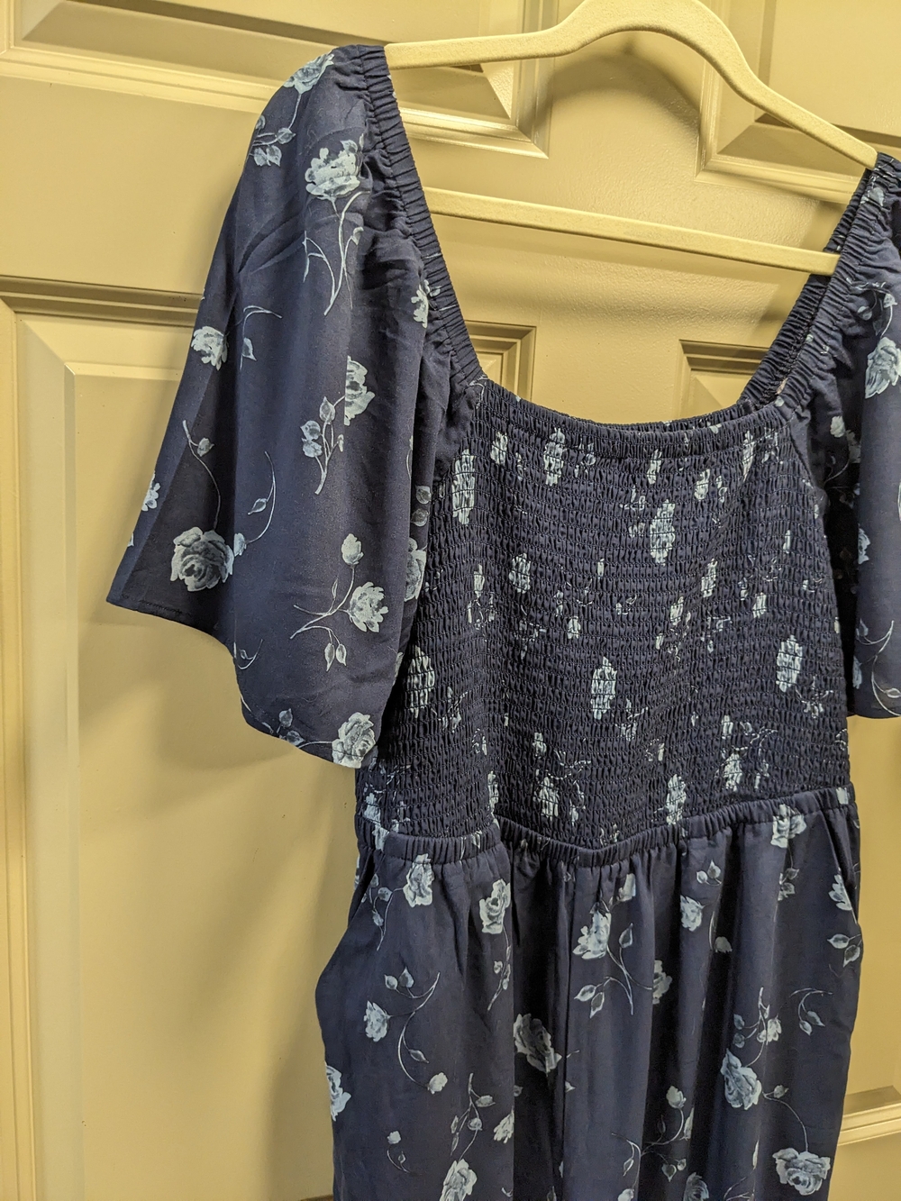 Torrid Floral Smocked Flutter Sleeve Wide-Leg Jumpsuit Size 1X (14-16) - Picture 3 of 16